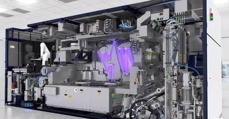 中芯国际的光刻机是自己研发的吗